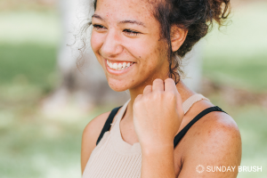 Zonnebrandcrème en acne - Sunday Brush