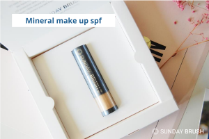 Blogfoto Sunday Brush - Mineral make up spf